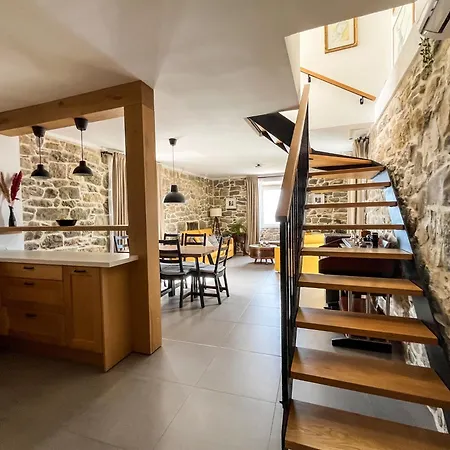 Old House Apartment Brela