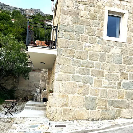 Old House Apartment